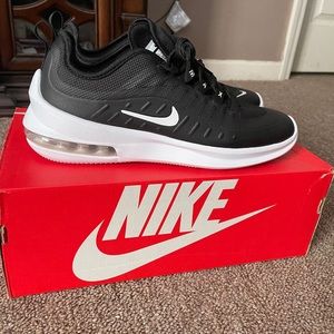 Nike air Max Axis